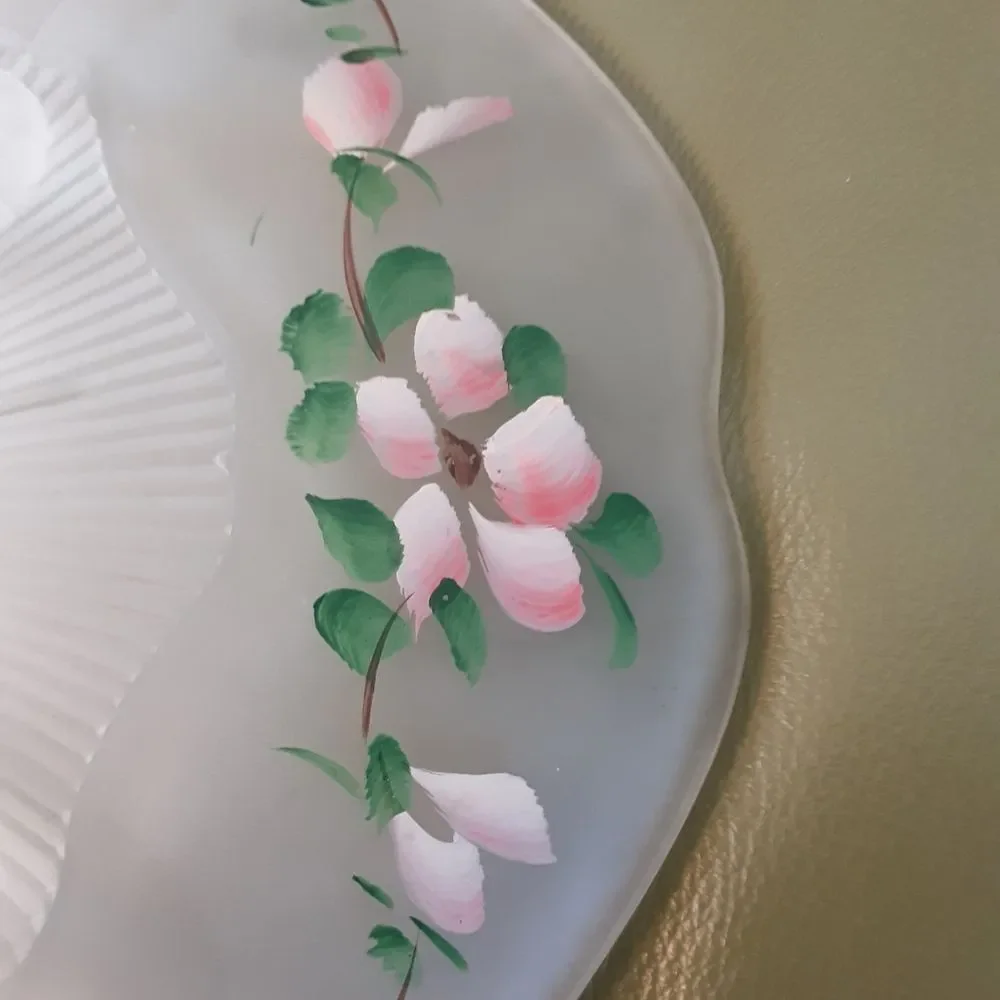 Lancaster WHITE FROSTED w/ Pink Floral Pattern 3 Footed 10